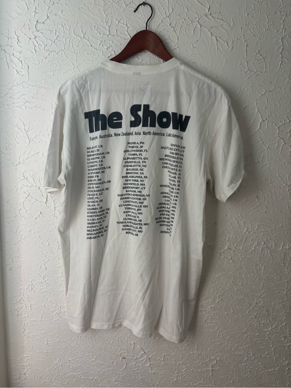 The Show Graphic Tee - White - Picture 4 of 5